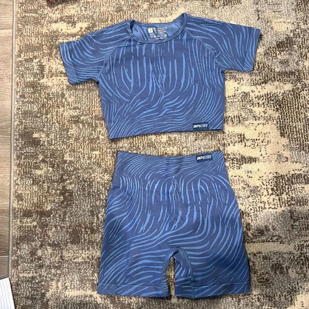 Boh Tee workout set
